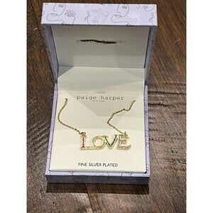 Paige Harper Rainbow Rhinestone „Love“ Gold Necklace